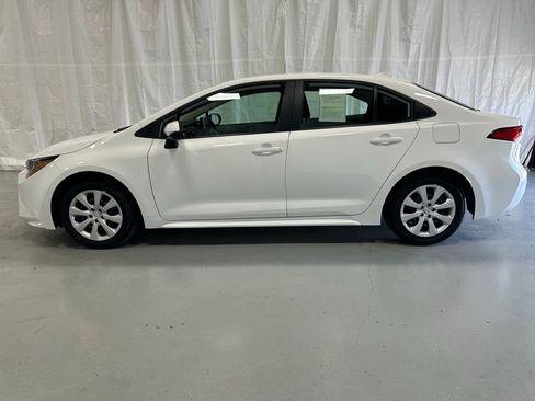 Used 2025 Toyota Corolla LE image 4