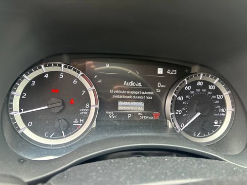 Used 2024 Toyota Highlander LE FWD image 21