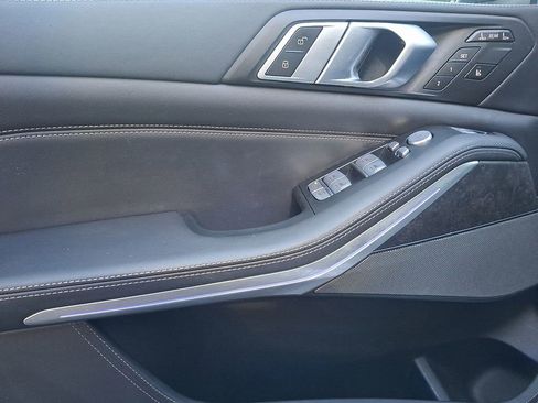 Certified 2023 BMW X7 xDrive40i w/ Premium Package image 9