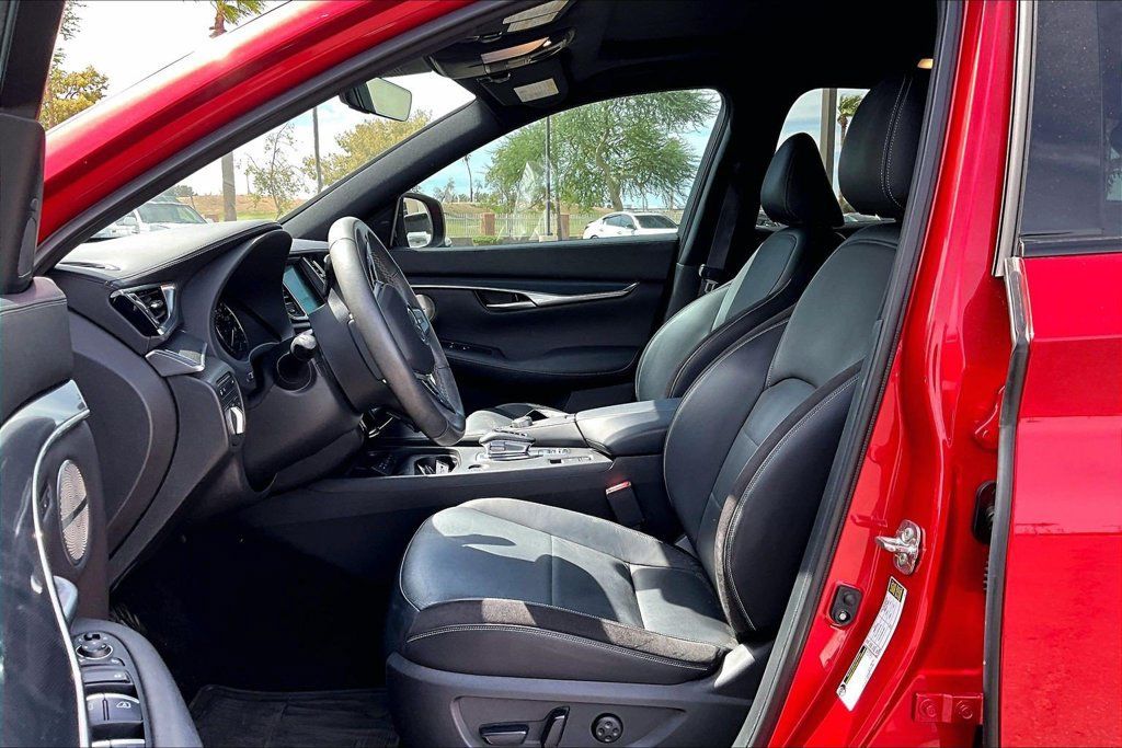 Used 2024 INFINITI QX50 Sport AWD/4WD image 5