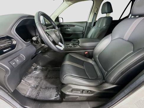 Used 2025 Honda Pilot Touring image 21