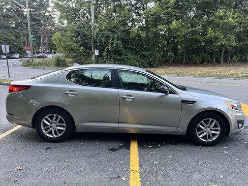 Used 2012 Kia Optima LX w/ Convenience Pkg image 9