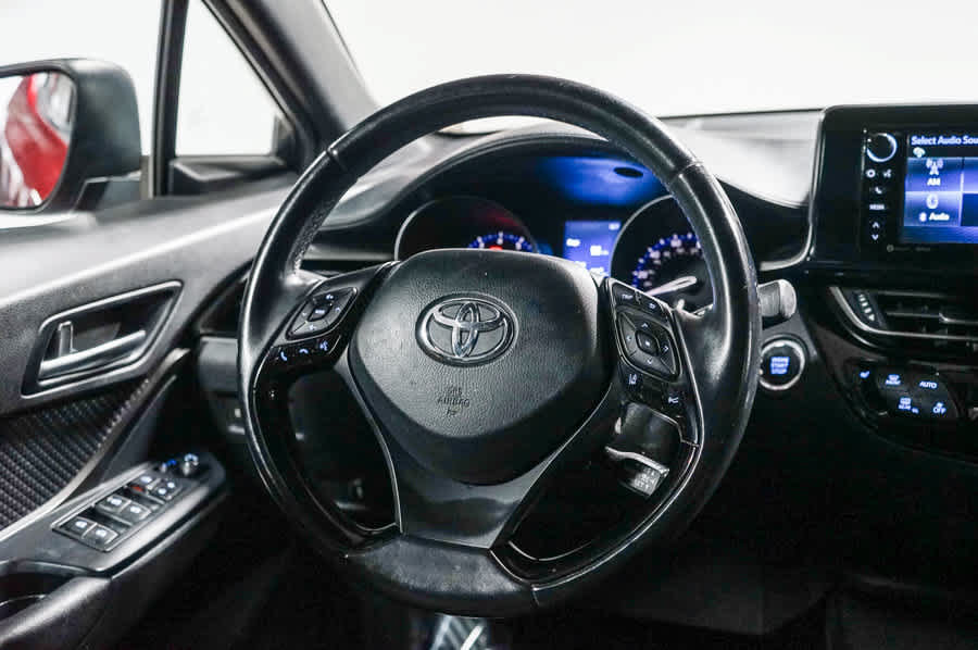Used 2018 Toyota C-HR XLE FWD image 16