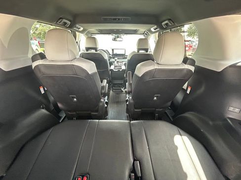 Used 2026 Toyota Sienna XSE AWD/4WD image 16