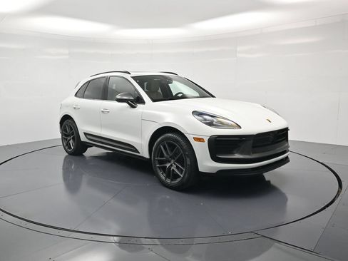 Used 2024 Porsche Macan Turbo AWD/4WD image 43