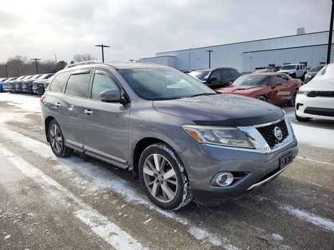 Used 2015 Nissan Pathfinder Platinum w/ Cargo Package image 2