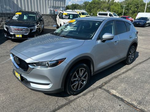 Used 2018 MAZDA CX-5 Touring w/ Preferred Equipment Package AWD/4WD image 3