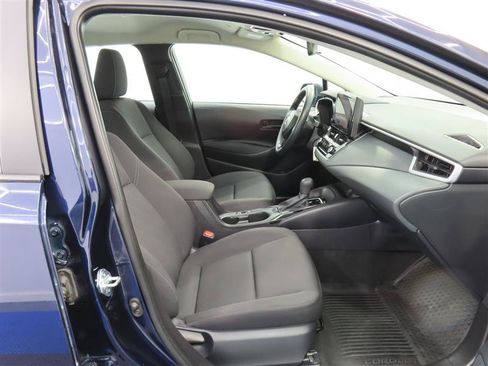 Used 2025 Toyota Corolla LE FWD image 29