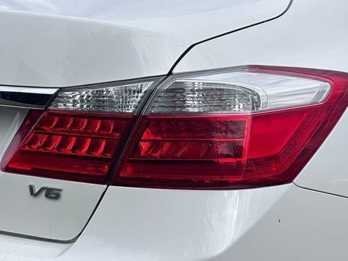 Used 2015 Honda Accord EX-L image 11
