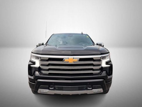 Used 2025 Chevrolet Silverado 1500 High Country w/ High Country Premium Package AWD/4WD image 7