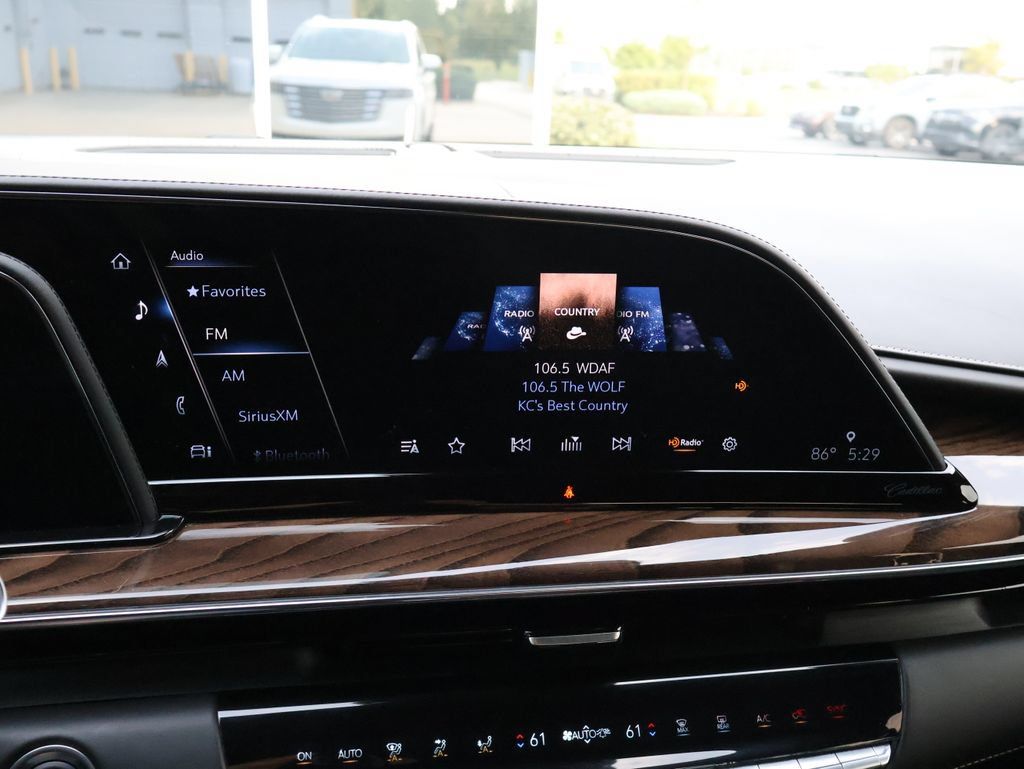 Used 2021 Cadillac Escalade Premium Luxury Platinum w/ Heavy-Duty Trailer Package AWD/4WD image 24