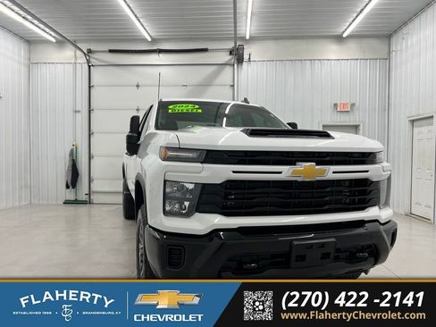 Used 2024 Chevrolet Silverado 2500 Custom w/ Custom Value Package AWD/4WD image 1