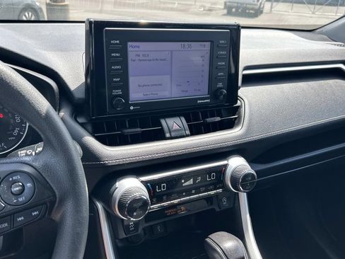 Used 2022 Toyota RAV4 XLE image 24