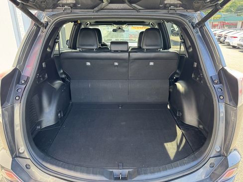 Used 2017 Toyota RAV4 SE AWD/4WD image 10