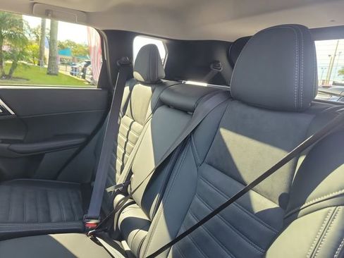 New 2026 Mitsubishi Outlander SE FWD image 13