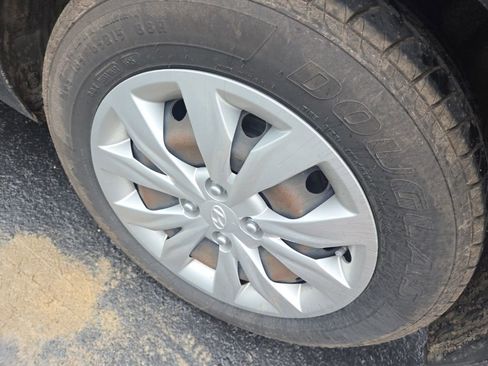 Used 2020 Hyundai Accent SE image 9