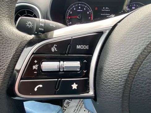 Used 2023 Kia Forte LXS image 16