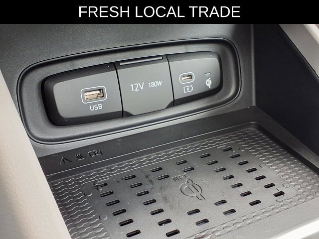 Used 2026 Hyundai Venue SEL FWD image 24