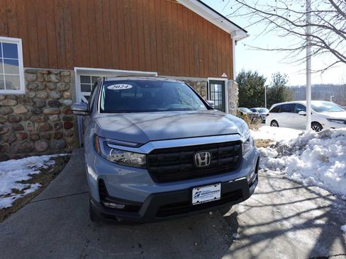 Certified 2024 Honda Ridgeline RTL image 3