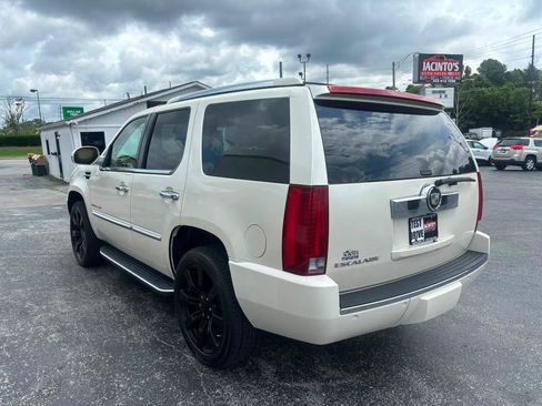 Used 2007 Cadillac Escalade AWD w/ Information Package image 4