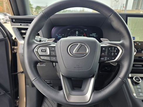 Used 2024 Lexus GX 550 image 23