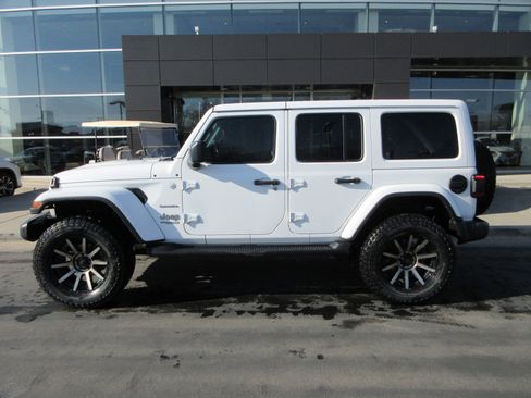 Used 2020 Jeep Wrangler Unlimited Sahara image 4