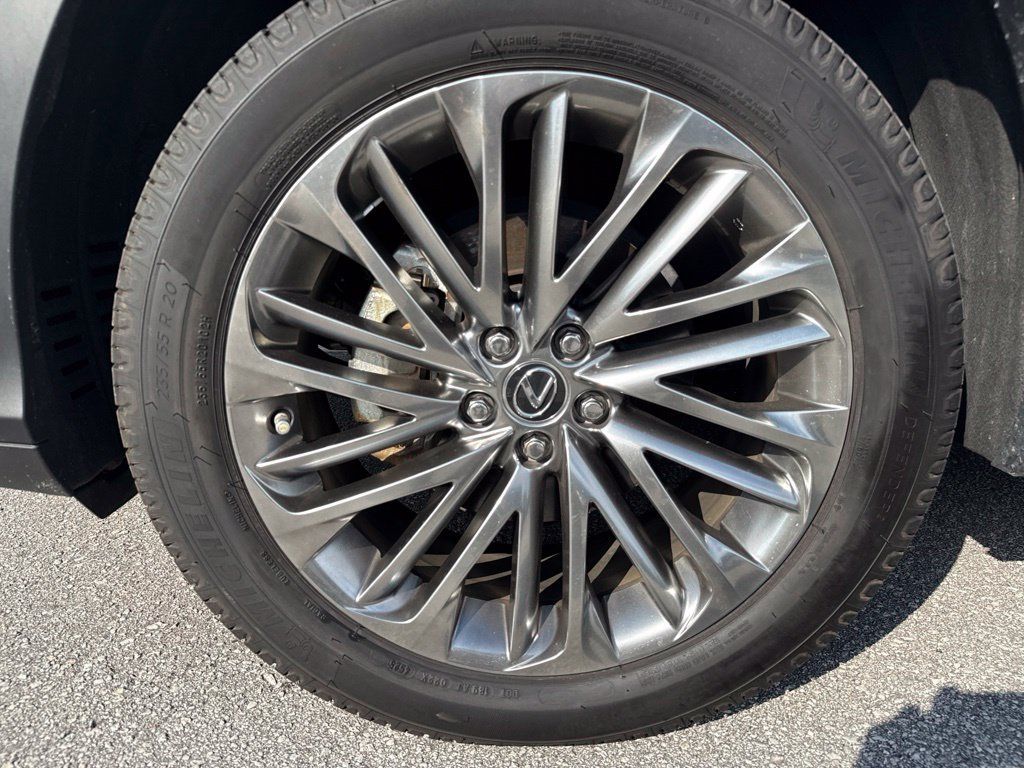 Used 2022 Lexus RX 450h AWD w/ Luxury Package image 10