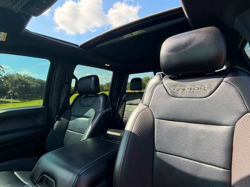 Used 2019 Ford F150 Raptor w/ Equipment Group 802A Luxury AWD/4WD image 39