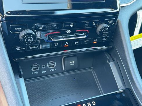 New 2025 Jeep Grand Cherokee Laredo w/ Luxury Tech Group I image 26