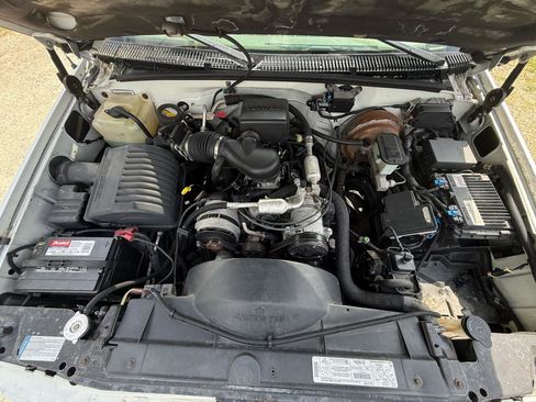 Used 1998 GMC Yukon 2WD 4-Door w/ Marketing Opt Pkg 5 image 31