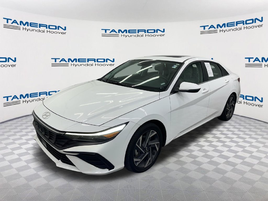 Used 2025 Hyundai Elantra Limited FWD image 1