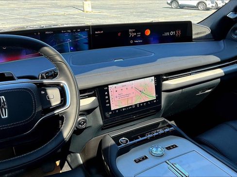 New 2025 Lincoln Navigator Reserve w/ Jet Appearance Package image 7