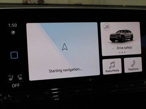 Used 2024 Volkswagen Atlas SE image 33