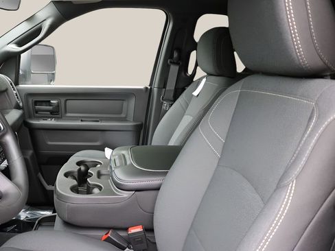 New 2026 RAM 2500 Warlock AWD/4WD image 11