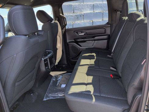 New 2026 RAM 1500 Express AWD/4WD image 9