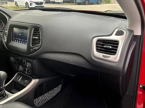 Used 2017 Jeep Compass Latitude w/ Popular Equipment Group image 16