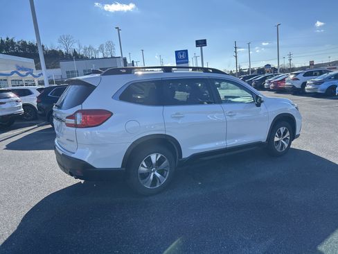 Used 2019 Subaru Ascent Premium image 12