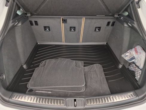 Used 2025 Porsche Macan image 26