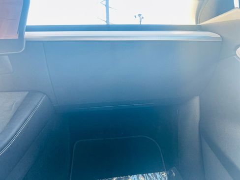 Used 2021 Tesla Model Y Performance image 37