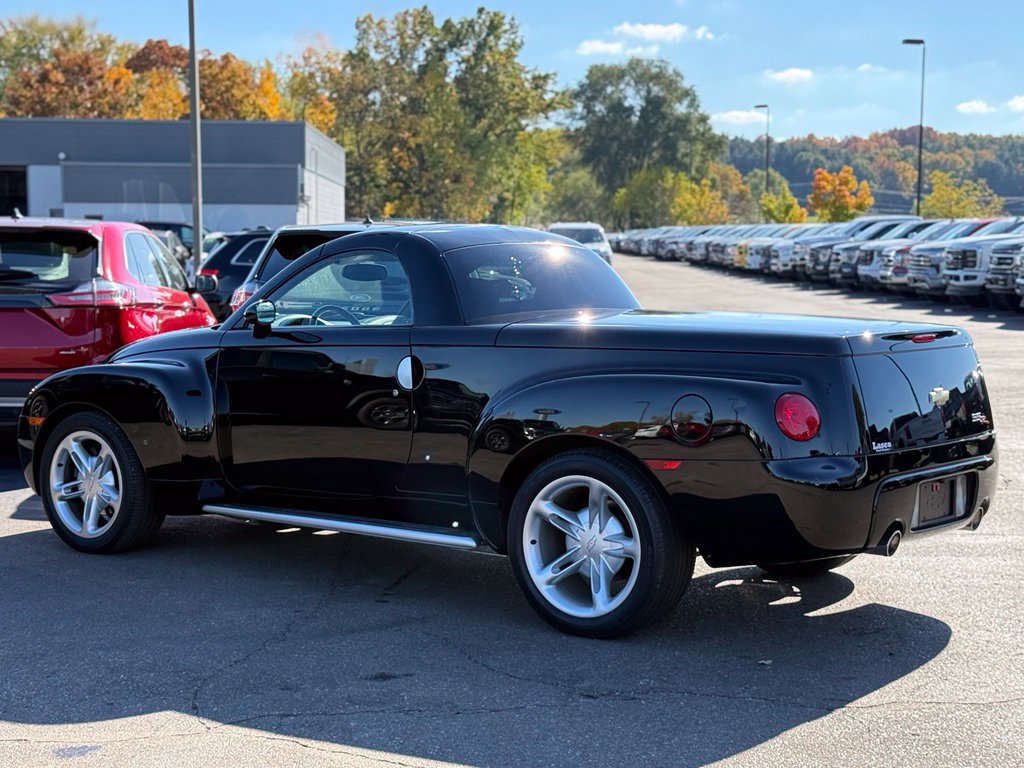 Used 2003 Chevrolet SSR w/ Preferred Equipment Group RWD image 37