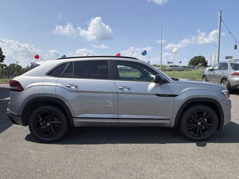 New 2026 Volkswagen Atlas Cross Sport SEL R-Line AWD/4WD image 3