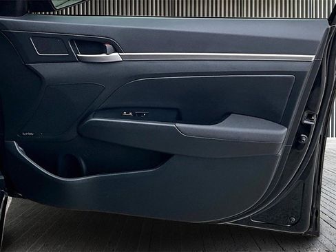 Used 2020 Hyundai Elantra Limited w/ Ultimate Package 03 image 24