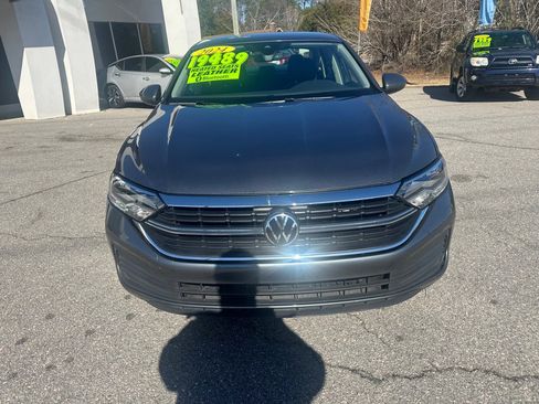 Used 2024 Volkswagen Jetta SE image 8