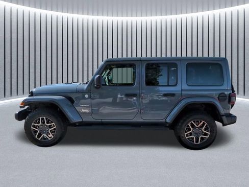 Used 2024 Jeep Wrangler Unlimited Sahara w/ Technology Group AWD/4WD image 11