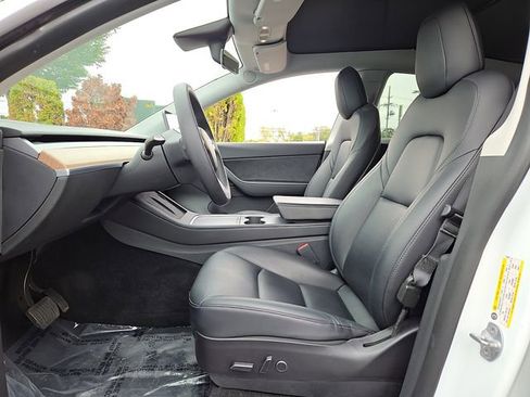 Used 2021 Tesla Model Y Long Range image 13