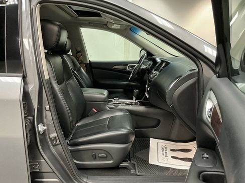 Used 2015 Nissan Pathfinder Platinum w/ Family Entertainment Package FWD image 39