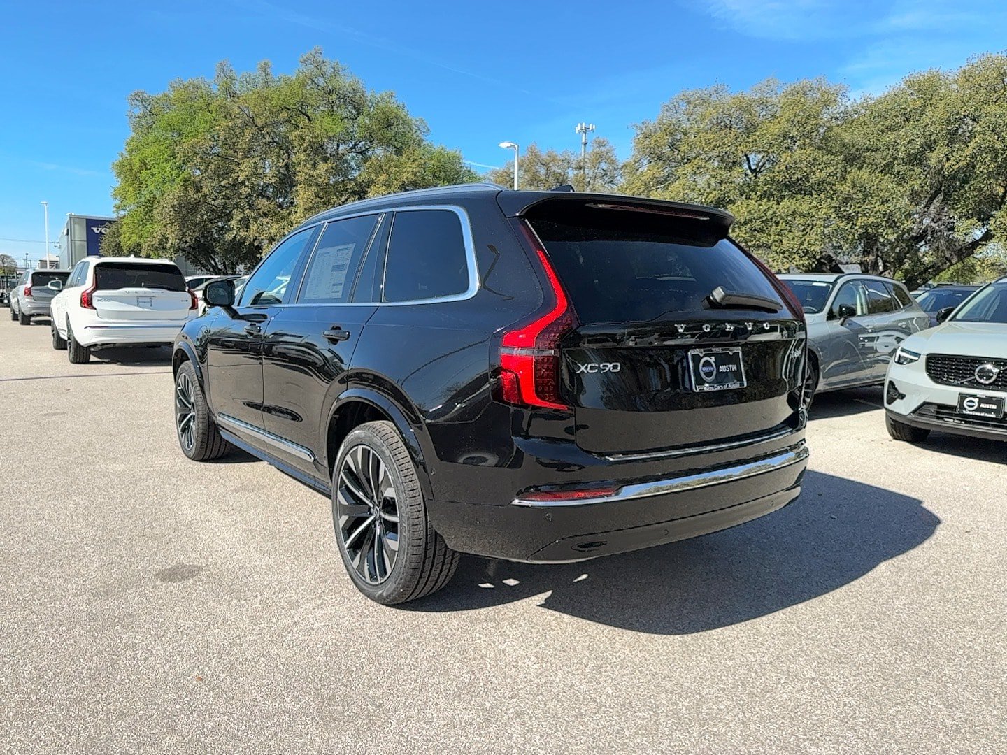 New 2026 Volvo XC90 T8 Plus w/ Protection Package Premier AWD/4WD image 4