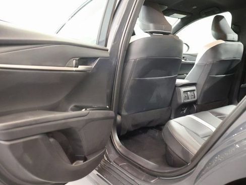 Used 2025 Toyota Camry SE image 28