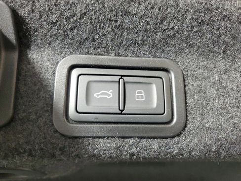 Used 2024 Audi A6 Premium Plus w/ Premium Plus Package image 10