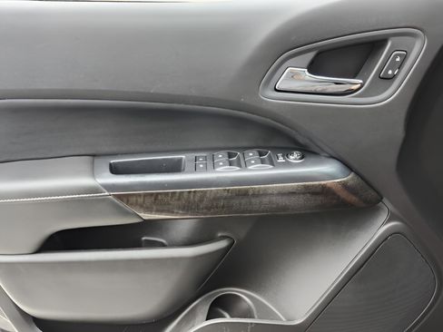 Used 2016 GMC Canyon SLE image 25